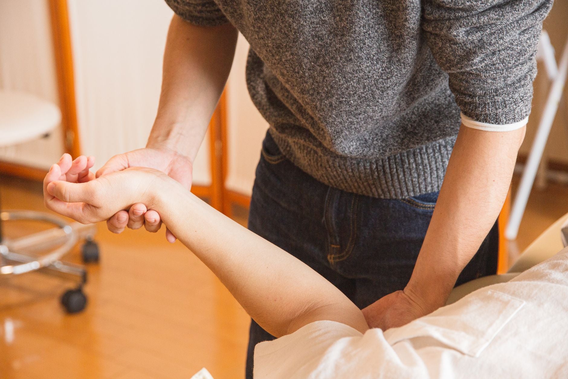 Remède de grand-mère pour arthrose des doigts : soulager naturellement et prudemment