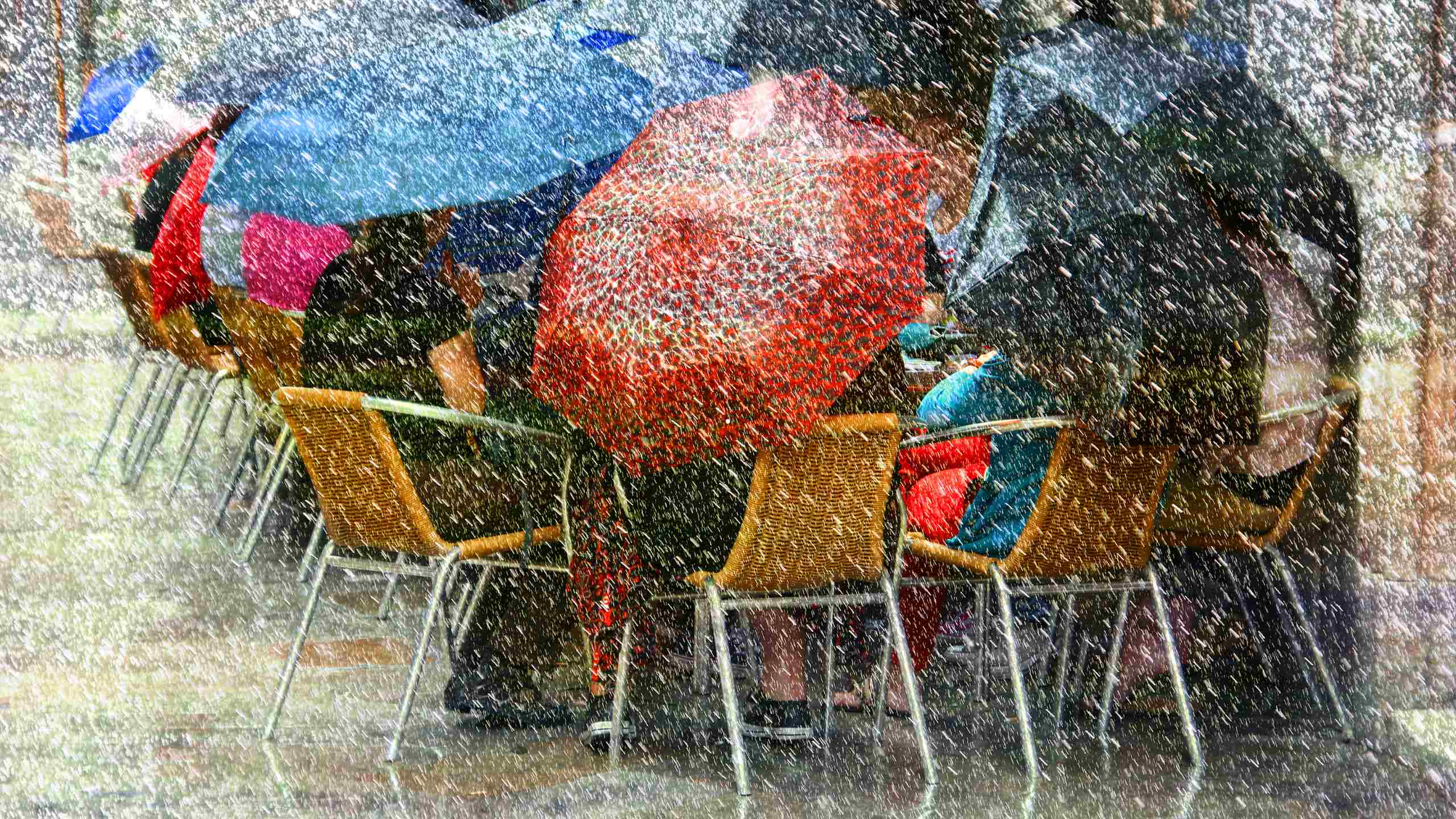 Que signifie rêver de forte pluie ? Interprétations et symbolique