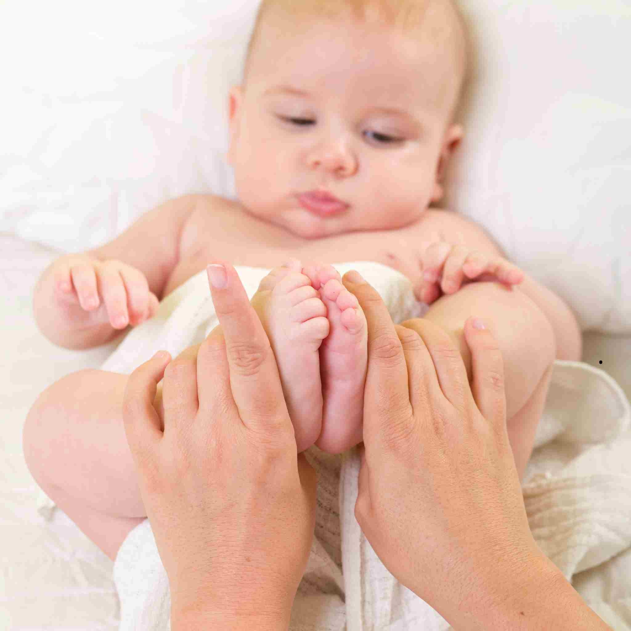 Bébé a une gastro : que lui donner à manger pour le soulager ?