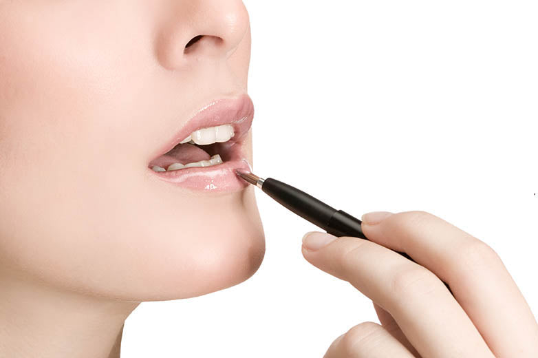 Repulpant lèvres : comment choisir un soin efficace et sûr ?