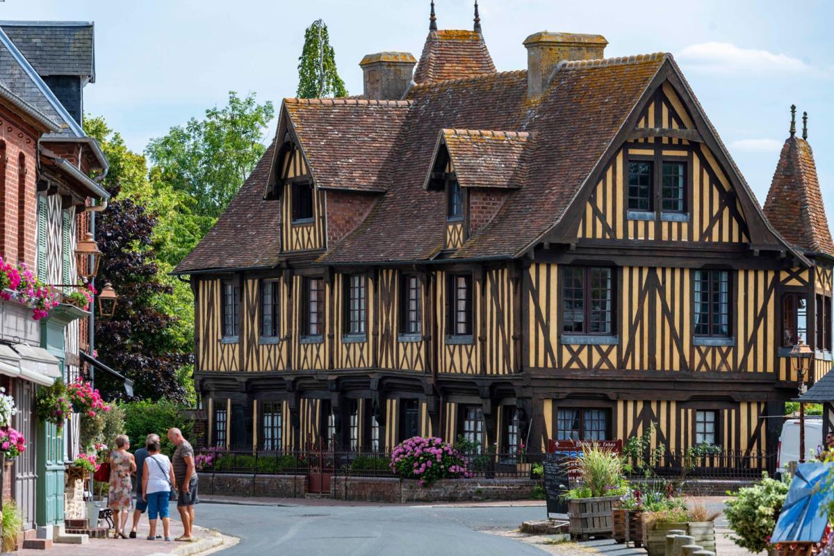 Le conte de la petite fille qui replantait le jardin de son grand-père