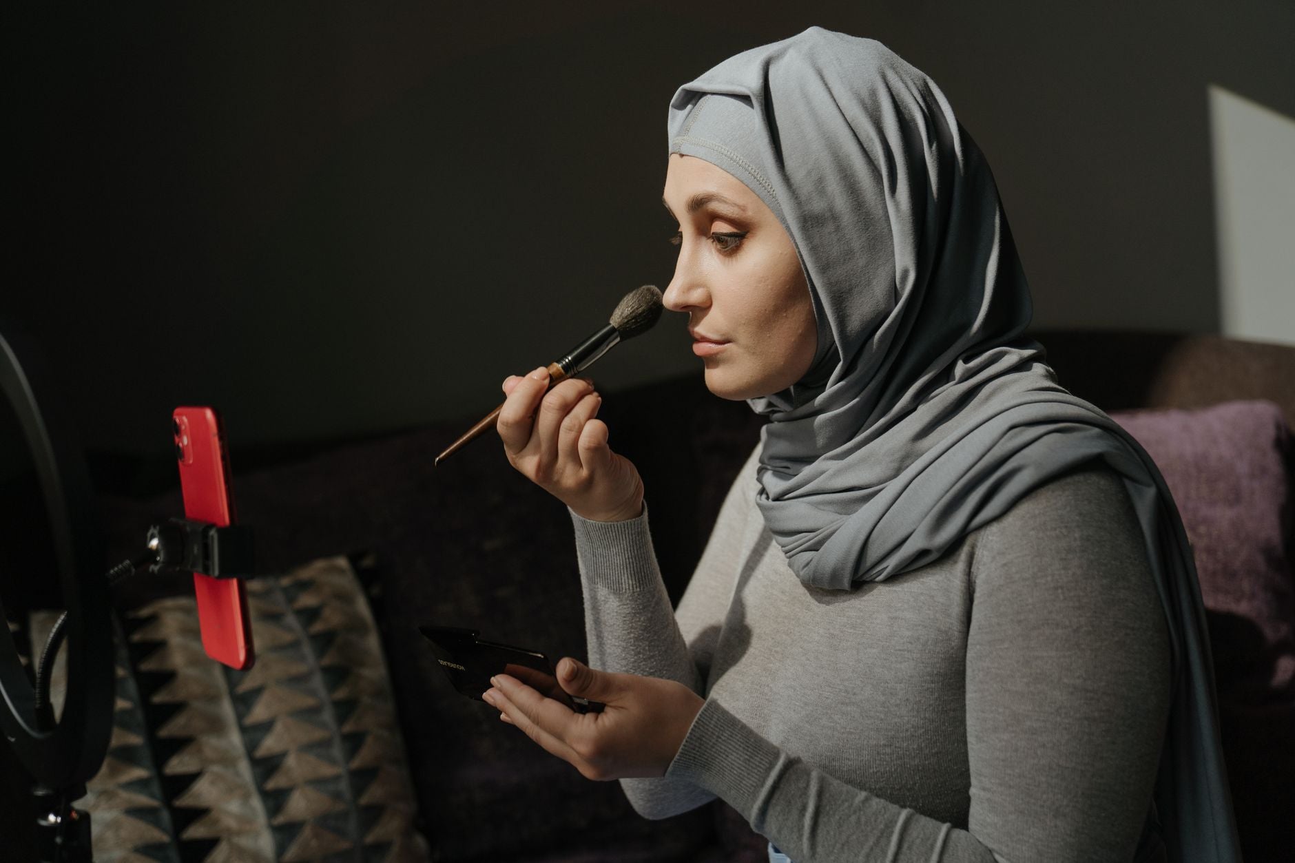 Le maquillage casse-t-il les ablutions (wudu) ? Réponse claire