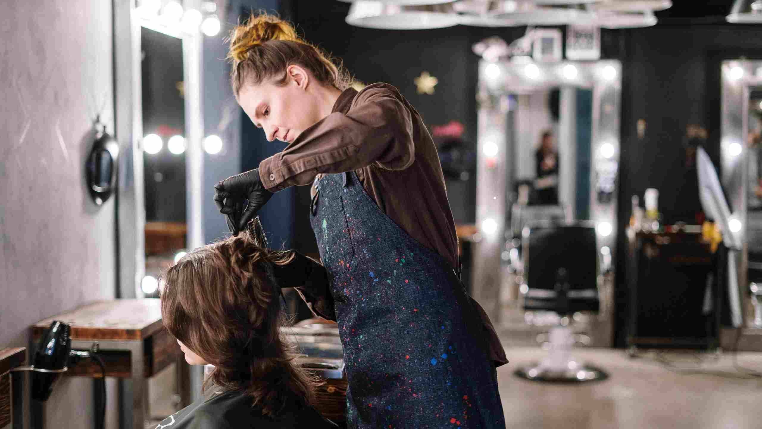 Peut-on ouvrir un salon de coiffure sans diplôme ?