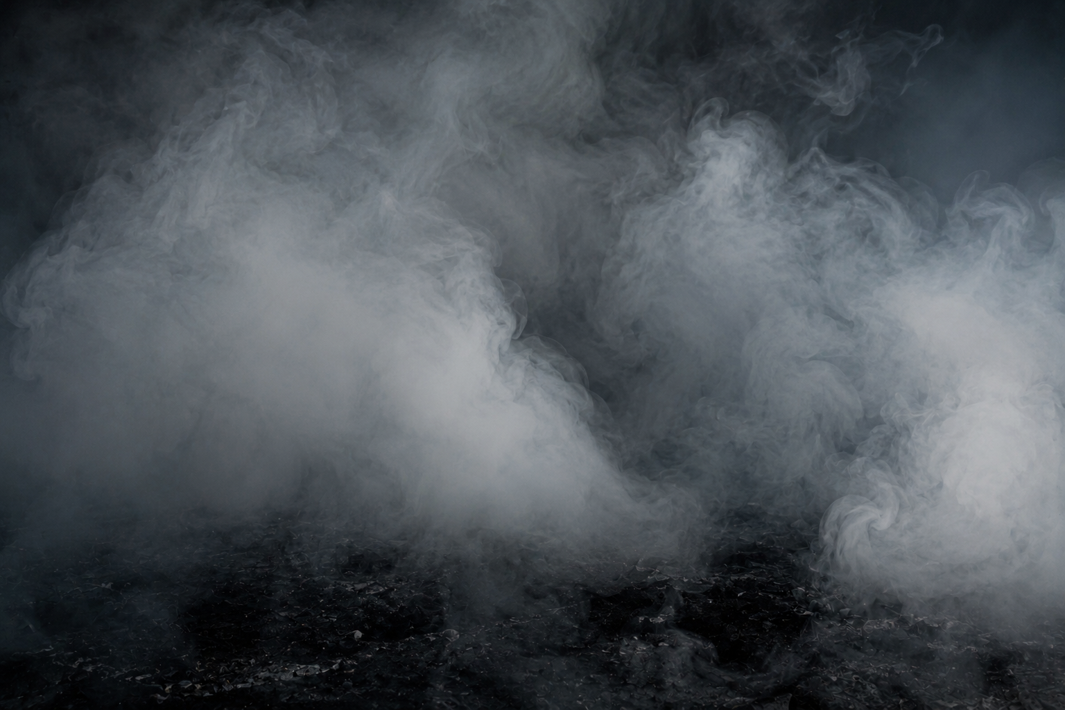 Rêver de fumée : signification psychologique, spirituelle et émotions cachées