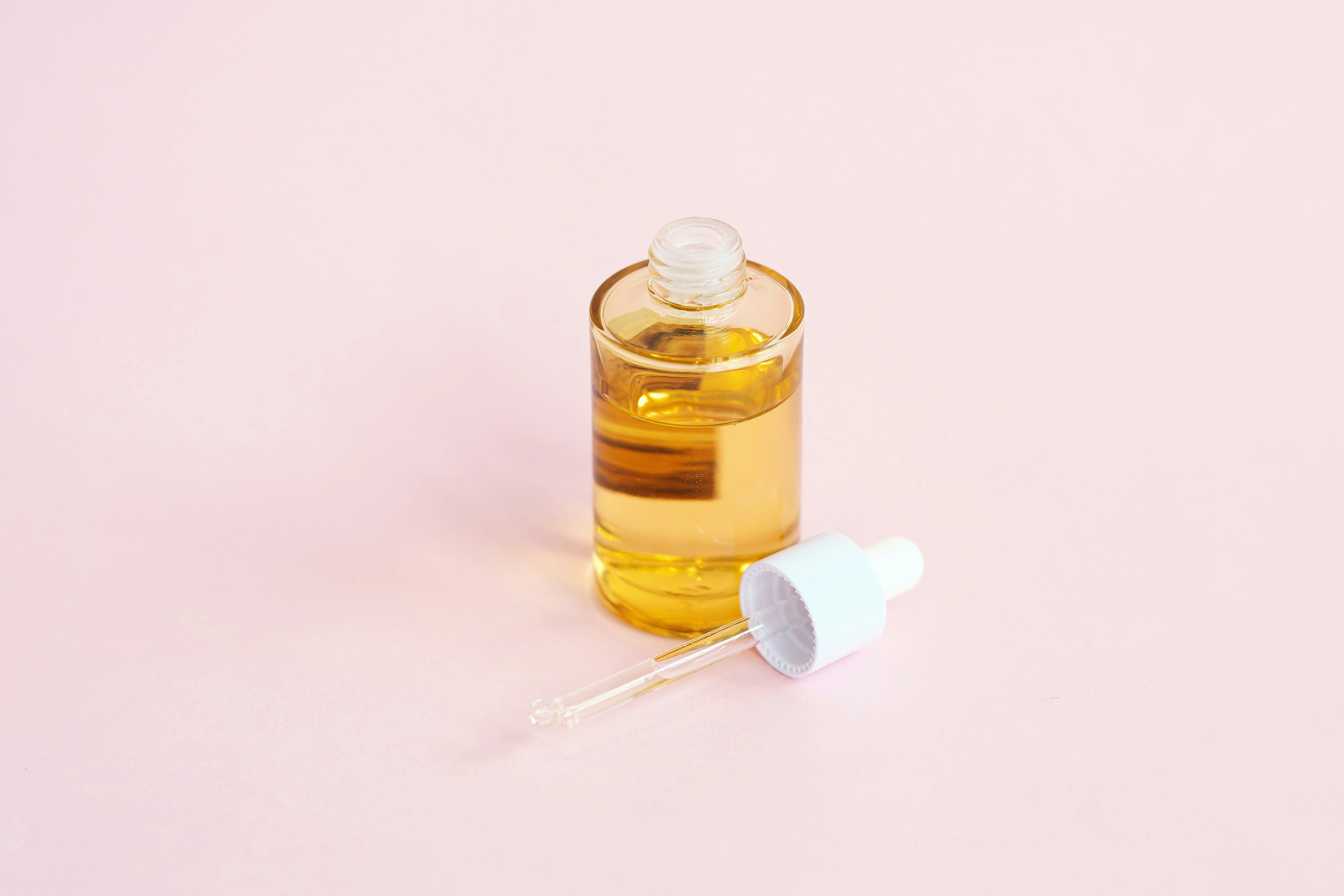 Sérum visage : comment l’intégrer sans alourdir sa routine de soin